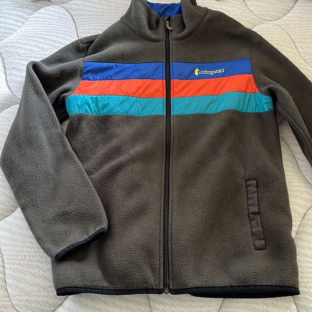 Cotopaxi zip up